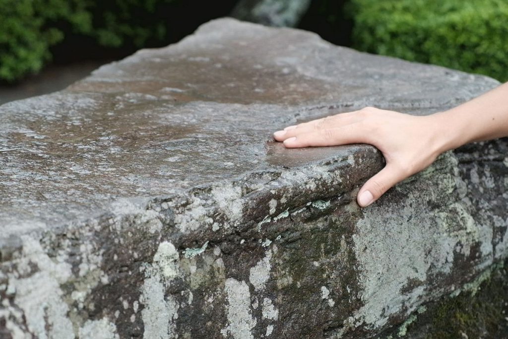 鹿児島市に現存している座禅石